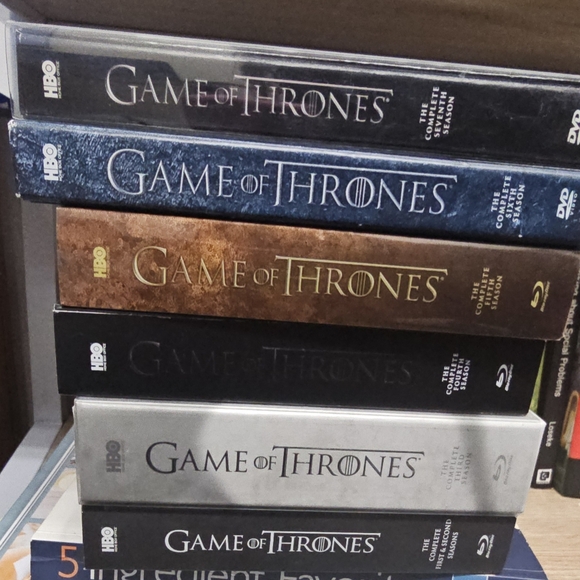 Game of Thrones - Picture 2 of 2